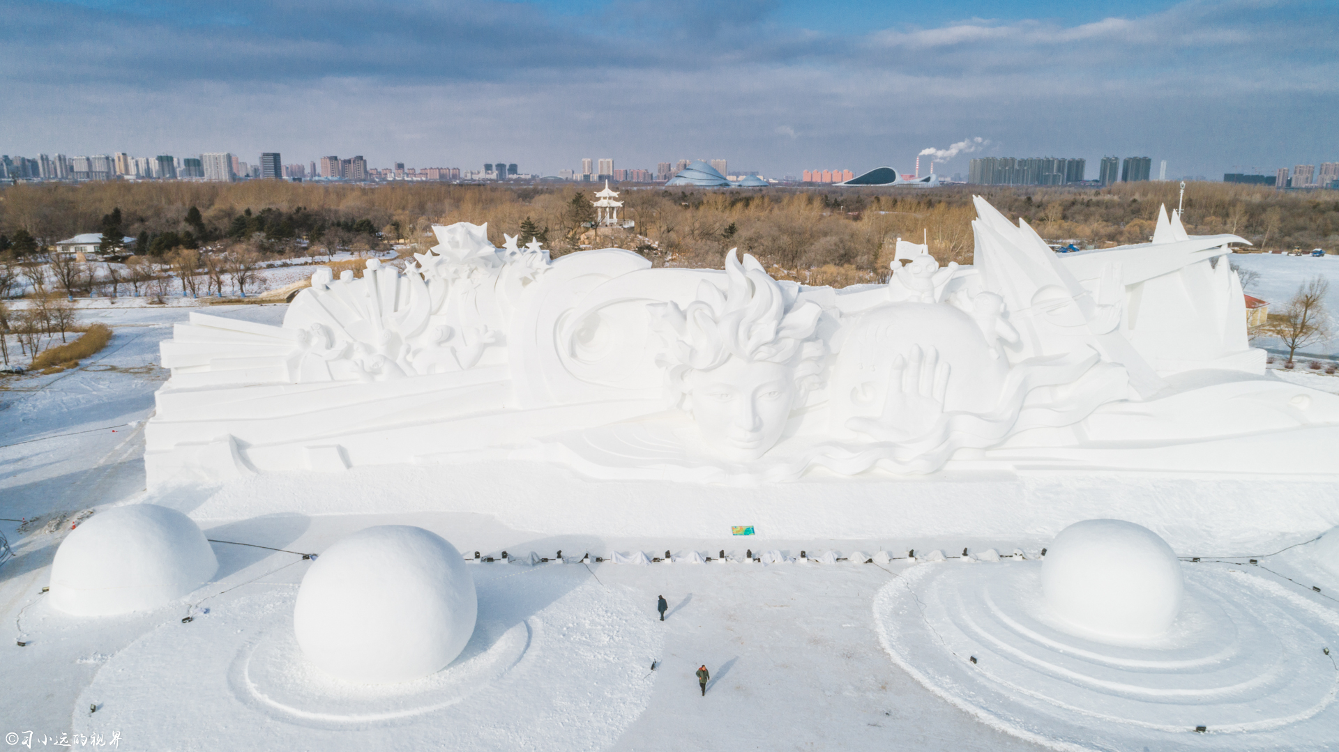 不想错过哈尔滨精美的雪雕艺术,不妨去太阳岛雪博会转转